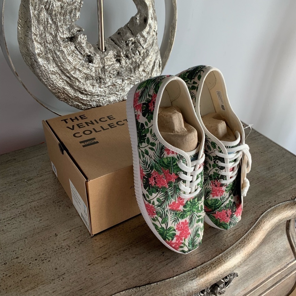 TOMS Cordoned Indio Multi Floral Canvas Sneakers - Picture 4 of 8